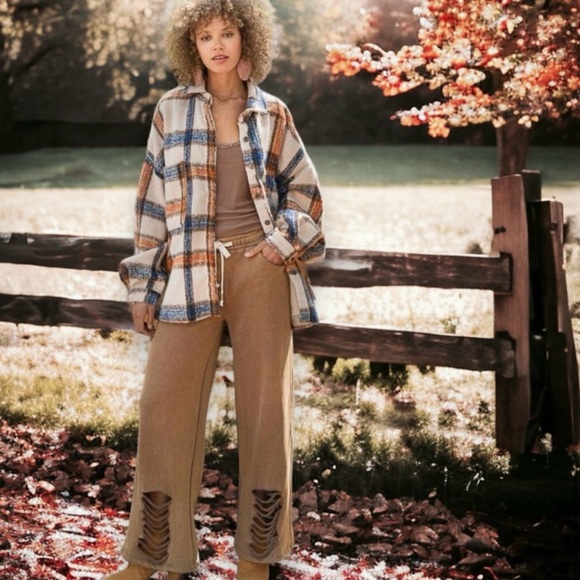 POL Plaid Shirt Jacket Shacket - Picture 4 of 10